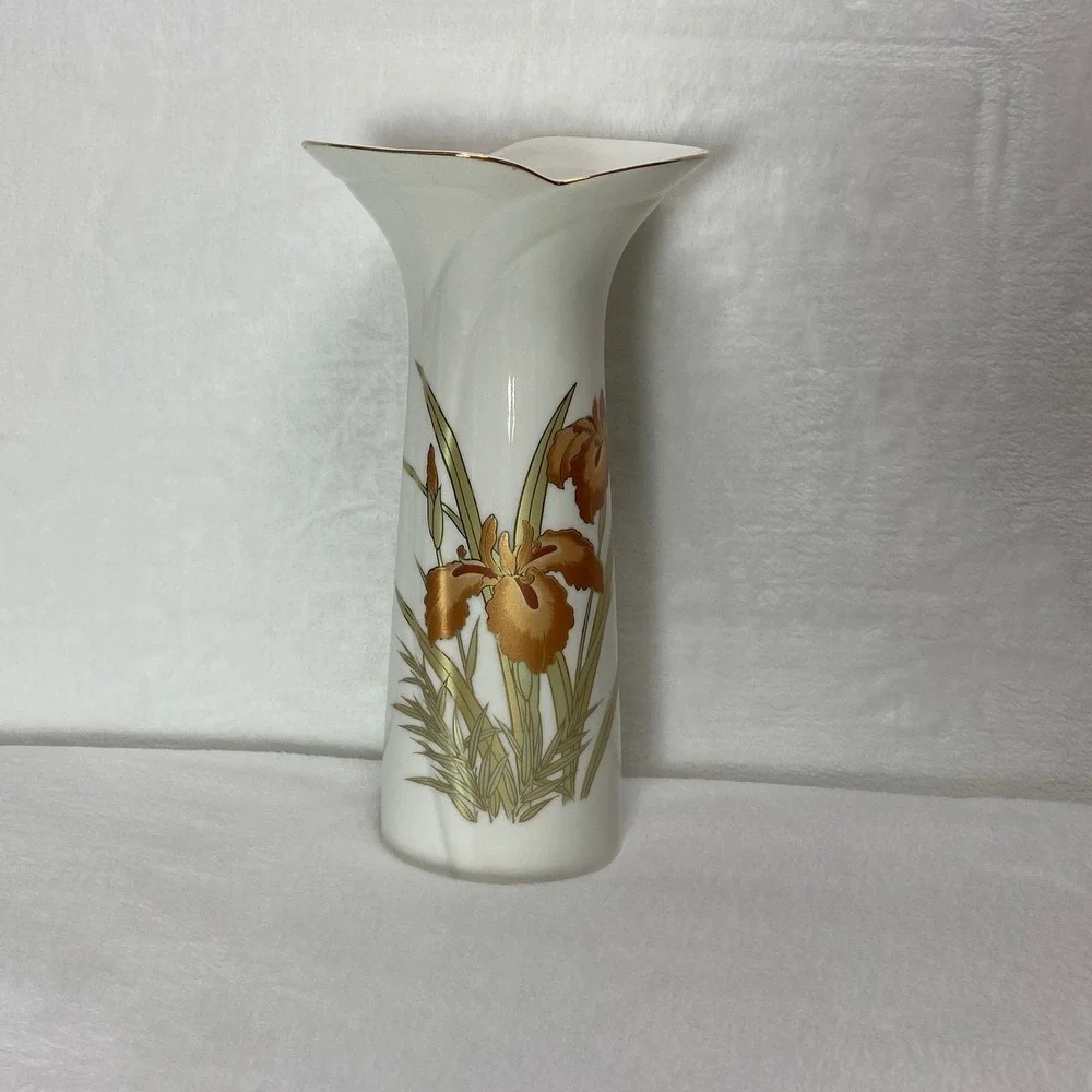 VTG Fine China Japan Orange Iris White Vase Blue Dynasty Stoneware Gilded‎ Vase